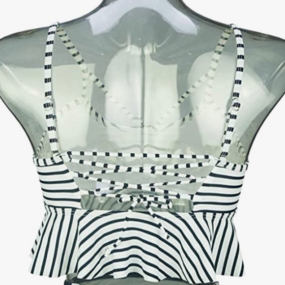 NEW⭐️ Ruffle swim top - Picture 2 of 5